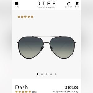 DIFF sunglasses classic aviator. With oversized lenses and sleek metalwork.